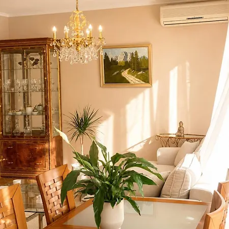 Appartement Besa House At The Square